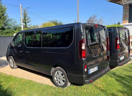 Grand van avec de grand coffre pour du matériel volumineux à Lyon