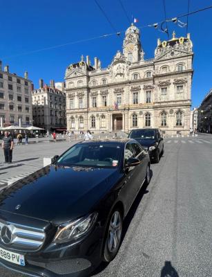 Lyon city tour visite place des terreaux avec un chauffeur